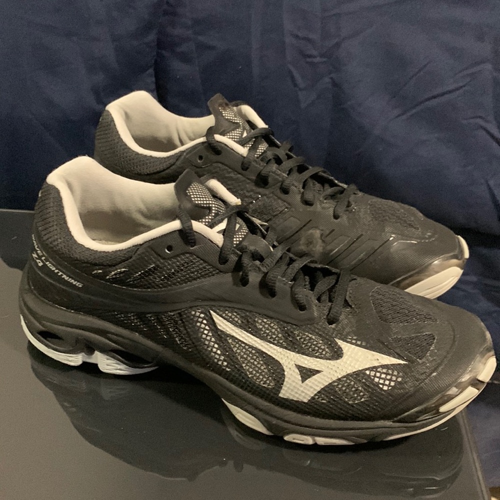 Mizuno Wave Lightning Z4 Volleyball shoes